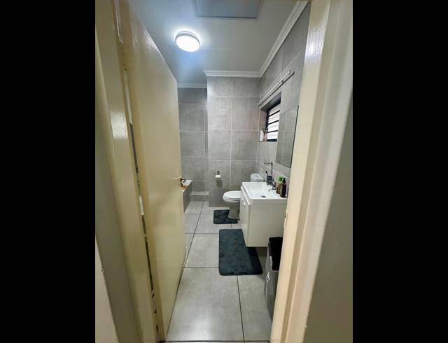 2 BEDROOM APARTMENT FOR SALE IN BRENTWOOD